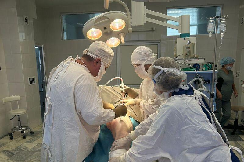 Врачи Центра Илизарова провели мастер-класс по операциям для пожилых пациентов в
				Кургане