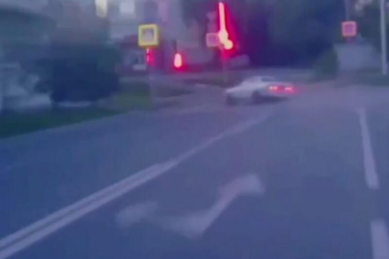 Пьяный водитель врезался в столб при попытке скрыться от полиции в Кургане