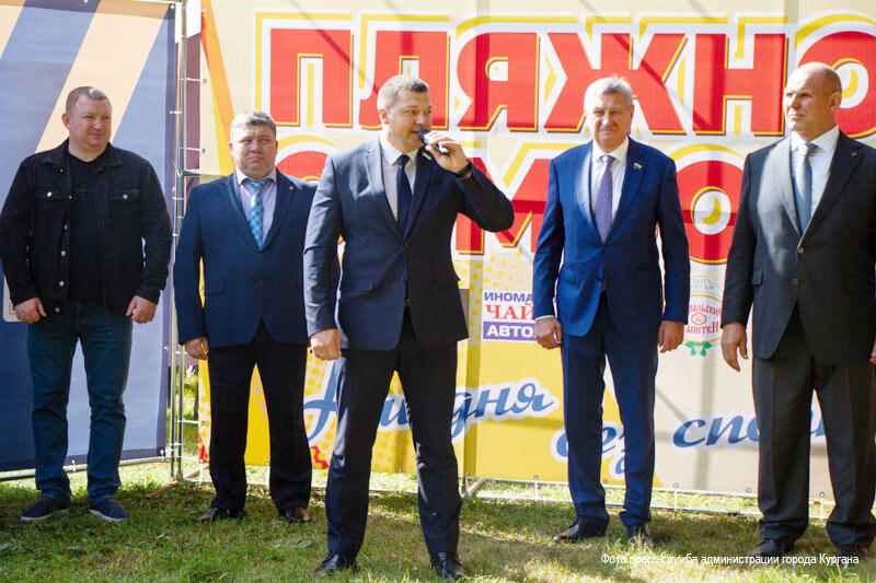 В Кургане открылся традиционный турнир по пляжному самбо на призы главы города