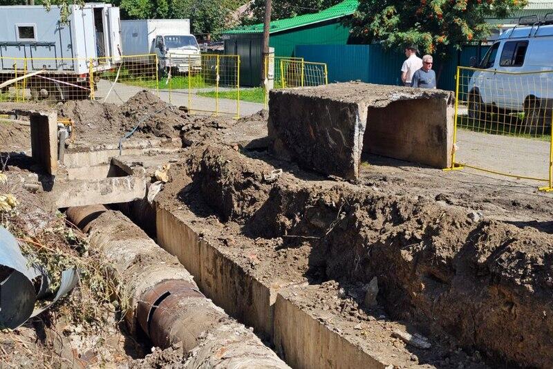 Более 50 домов по улицам Некрасова, Дзержинского и Бурова-Петрова остаются без
				горячей воды