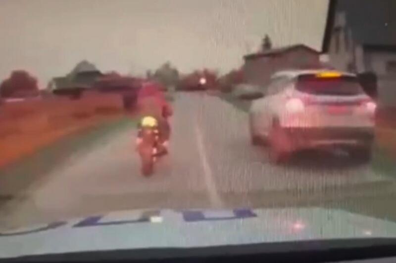 Несовершеннолетняя девушка задержана в Курганской области за опасное вождение
				мотоцикла