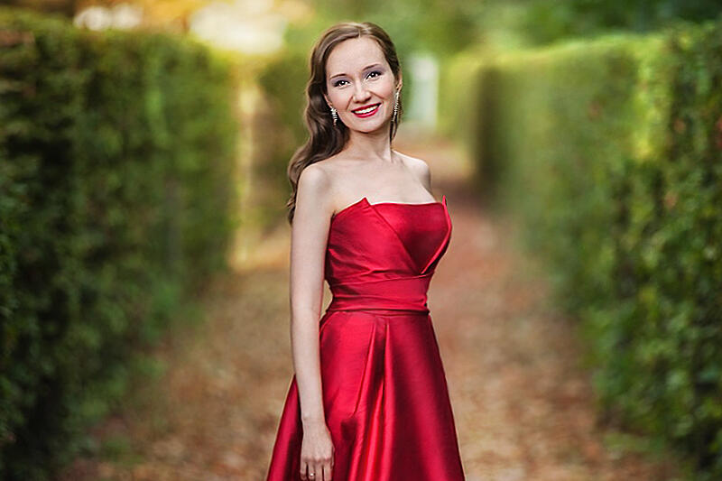 В День оперы рассказываем о Евгении Сотниковой, оперной певице, выступающей на
				сценах ведущих театров России и Европы