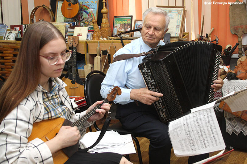 Учитель музыки