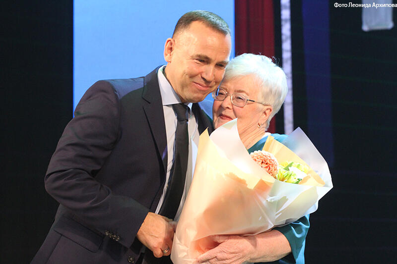 Губернатор Вадим Шумков поздравил зауральских педагогов в преддверии Дня учителя