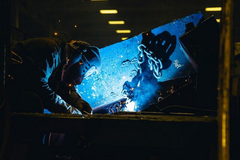 Прикипел к заводу