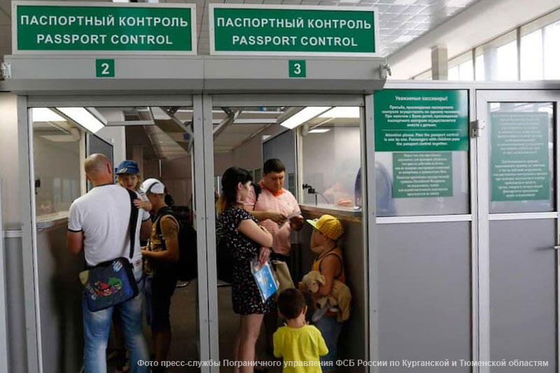 Детям до 14 лет запретят выезд за границу без загранпаспорта