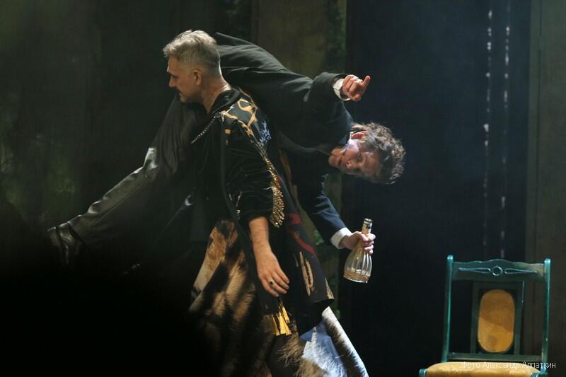 комедия по пьесе Лопе де Вега «Собака на сене»