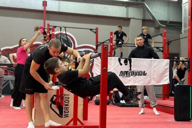 Курганские спортсмены завоевали награды соревнований по воркауту