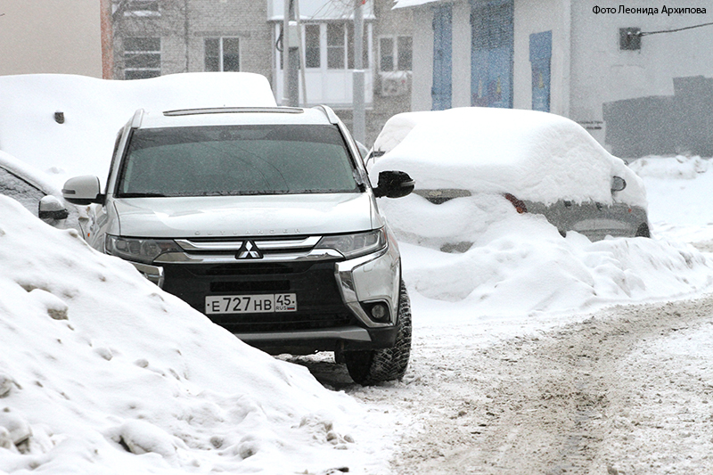 Страховщики фиксируют рост обращений автомобилистов из-за снегопадов