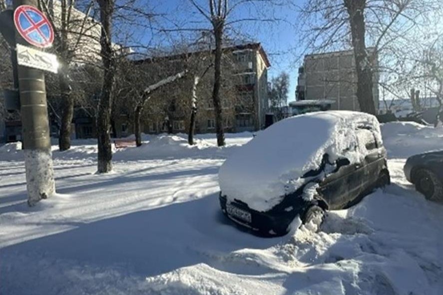 Городские власти собрались эвакуировать брошенные автомобили