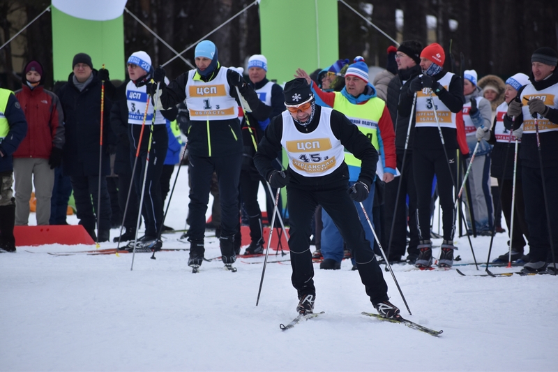 Курганцы вышли на массовый старт «Лыжни России»