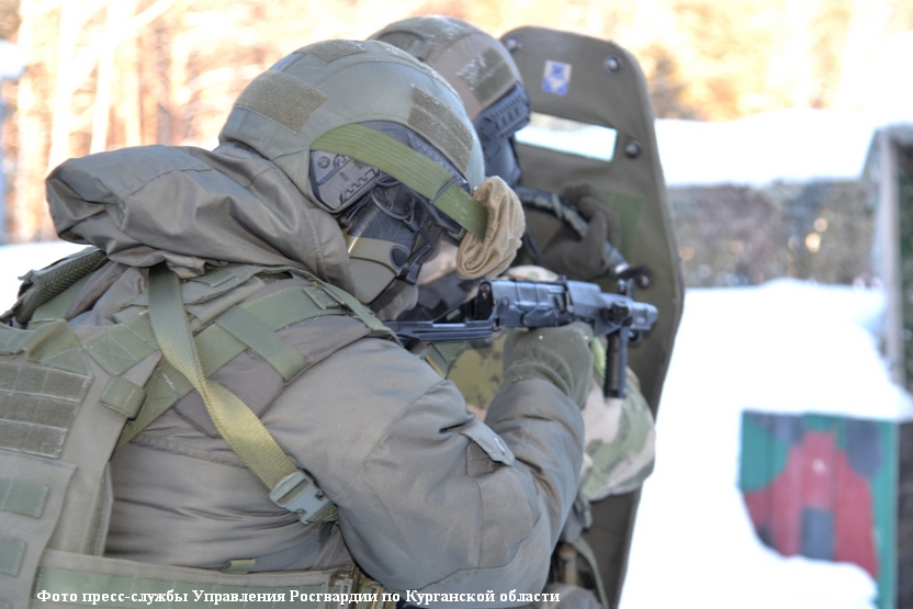 Курганский СОБР провел занятия по тактике и совершенствованию навыков работы в полевых условиях