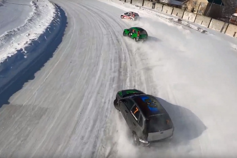 В Кургане прошли трековые гонки на легковых автомобилях