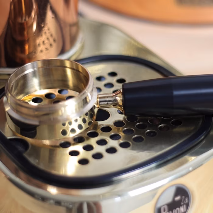 Кофейная зона La Pavoni в интерьере кухни