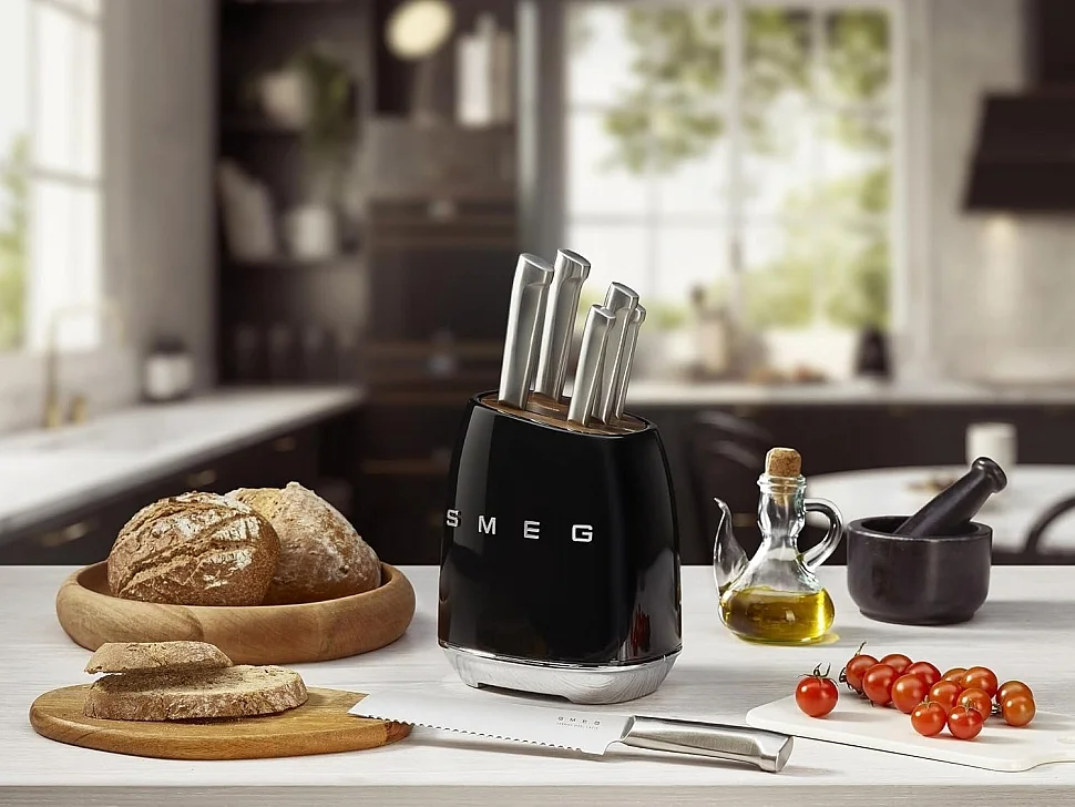 Новинка! Коллекция кухонных ножей Smeg