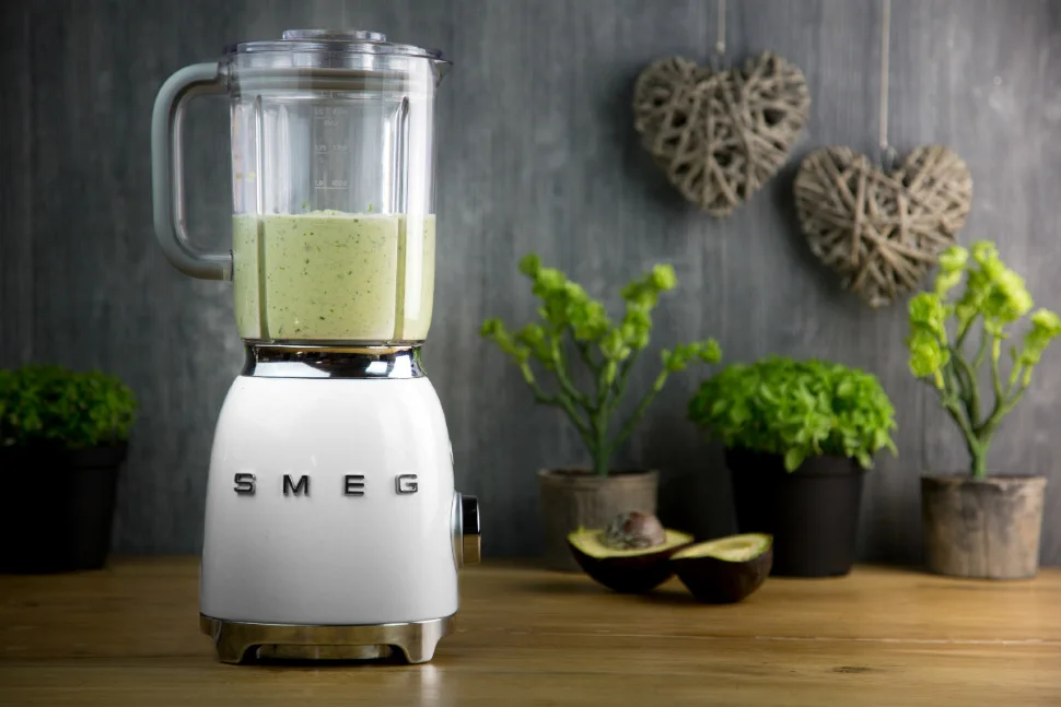 Кухонная техника Smeg в белом цвете