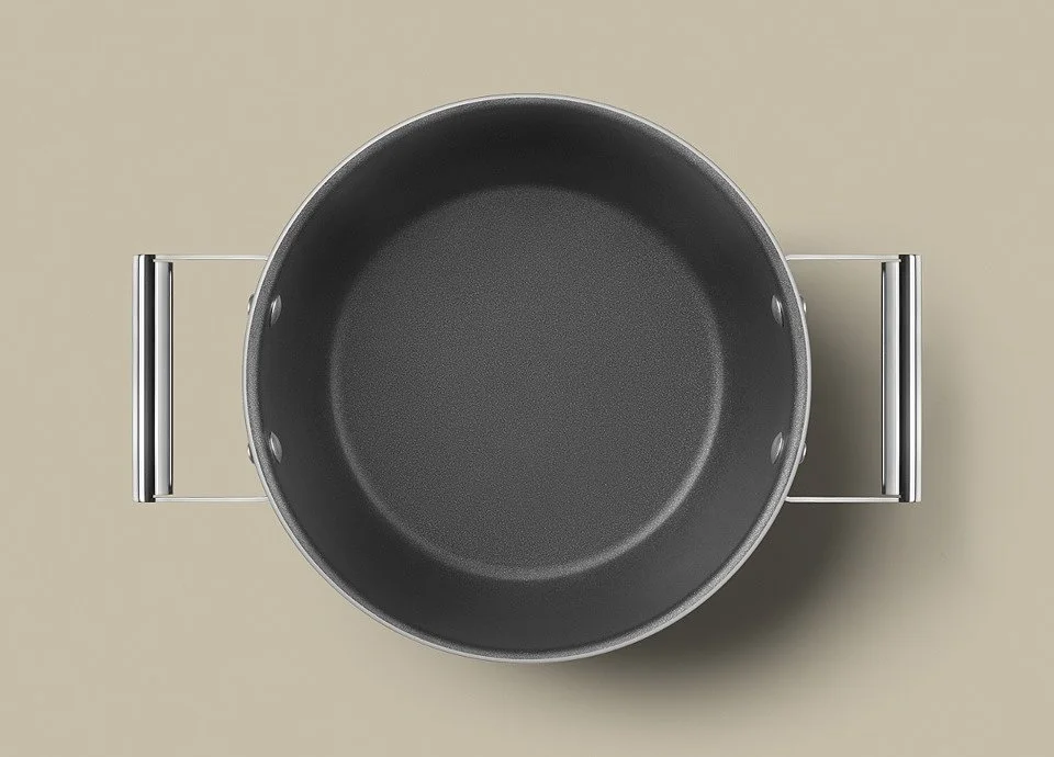 Первая коллекция посуды Smeg