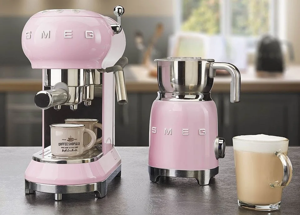 Розовые мечты Smeg