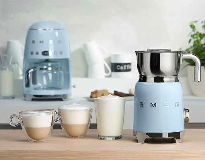 Новинки SMEG – кофемолка и вспениватель молока!