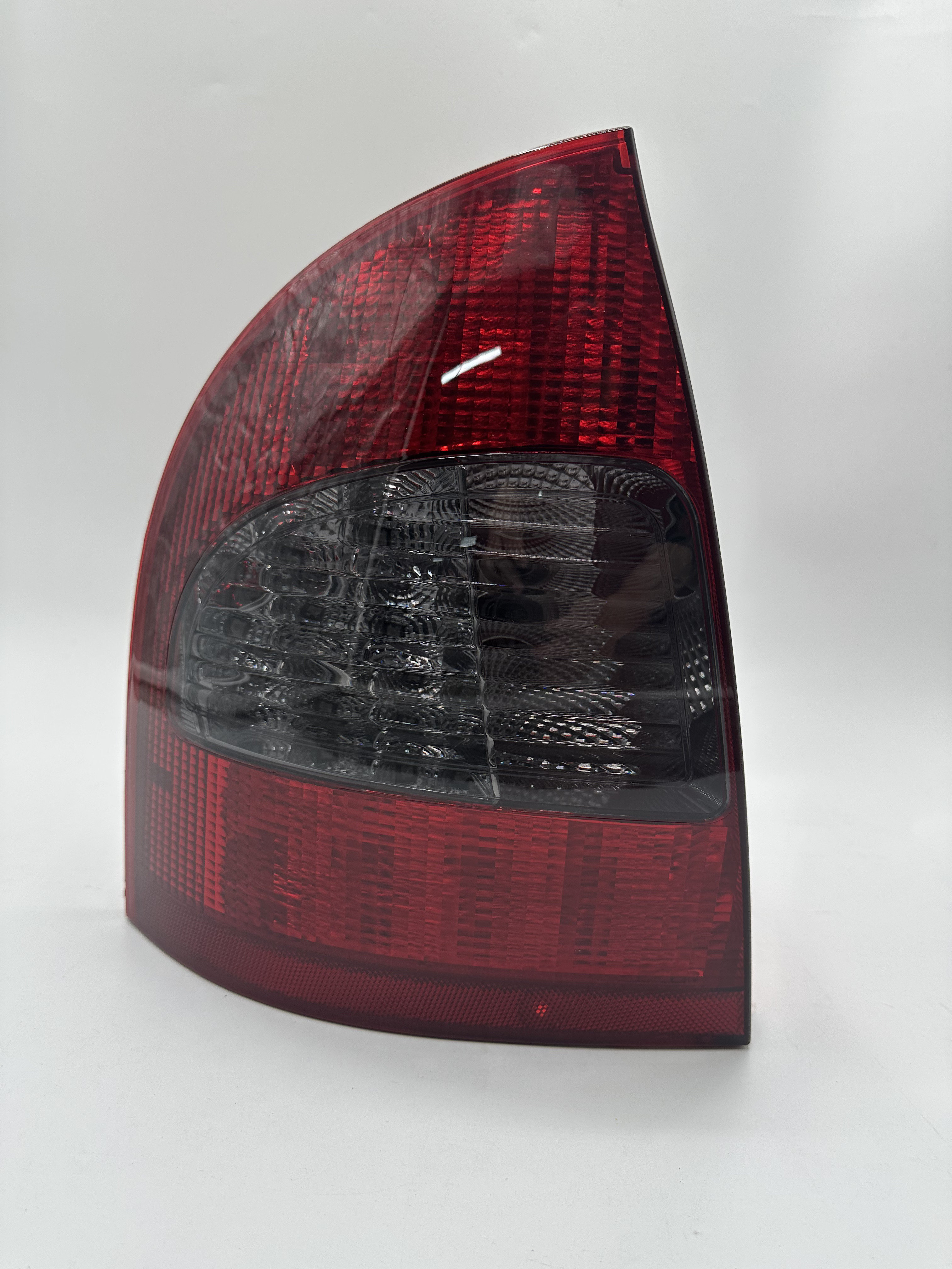 Фонарь зад лев Ваз 1118 KUMZ LED c диодами (10шт)