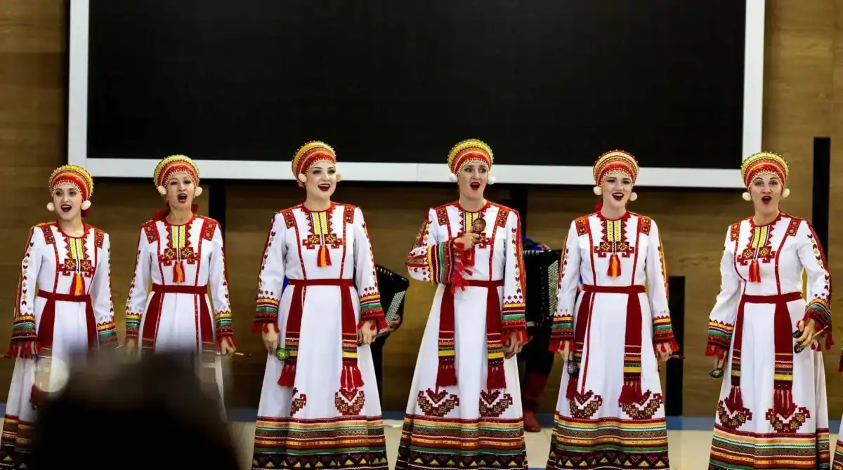 Артисты ансамбля «Умарина» вышли на необычную сцену