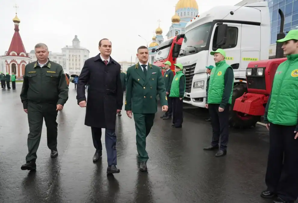 В Темниковском районе лесных пожарных вооружили вездеходами и бульдозерами