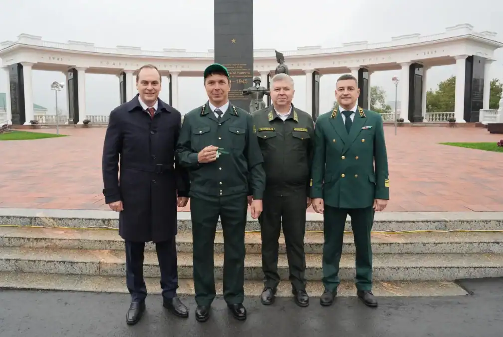 В Темниковском районе лесных пожарных вооружили вездеходами и бульдозерами