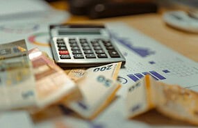 Россиянам назвали примерную сумму вклада для начисления налога в 2026 году