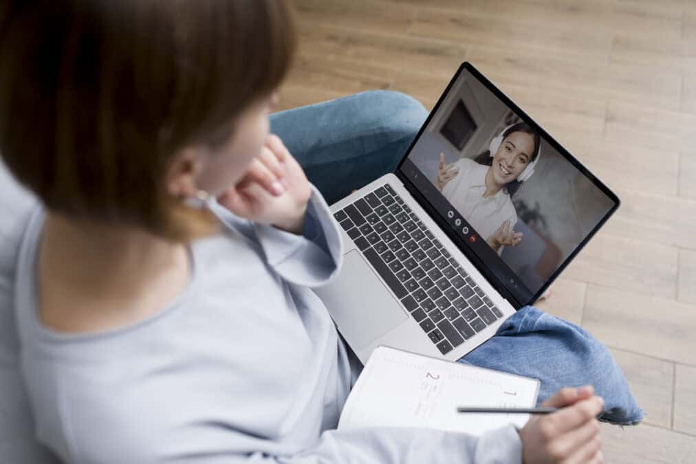 woman-taking-e-learning-courses