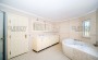 villa-4-2-s-shikarnymi-vidovymi-kharakteristikami-v-raione-kargydzhak-240-m2 в Турции - фото 2