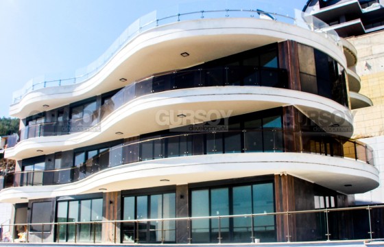 Вилла с шикарными видовыми характеристиками в районе Тепе,600м2 в Турции - фото 1