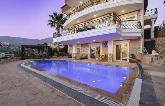 Элегантная вилла с функциональной планировкой 6+2 в Каргыджаке, 475 кв.м. в Турции - фото 12