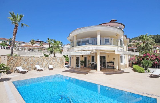 Просторная вилла с видом на море и город в Каргыджаке. 5+2, 265м2 в Турции - фото 2