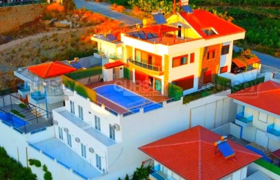 Вилла для большой семьи в Каргыджаке. 11+1, 450м2 в Турции - фото 3