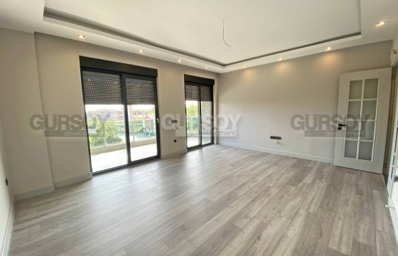 Просторная квартира 2+1 с отдельной кухней в районе Оба, 140м2 в Турции - фото 2