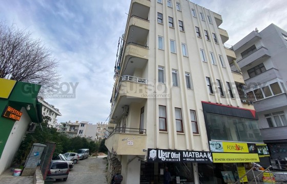 Меблированная просторная квартира 1+1 в 100 м от моря в центре Алании по доступной цене, 70 м2 в Турции - фото 1