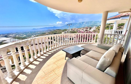 Вилла планировкой 3+1 в районе Каргыджак общей площадью 280 м2 в Турции - фото 4