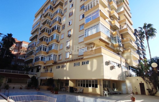 Просторный дуплекс 4+1 с видом на море и горы в центре Алании, 256 кв.м. в Турции - фото 5