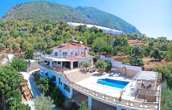 Элитная панорамная вилла с роскошным дизайном и видом на море, в живописной местности, в районе Кестель в Турции - фото 9