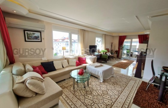 Просторный дуплекс с тремя спальнями и застекленной террасой на крыше, в 900 метрах от моря в Турции - фото 10