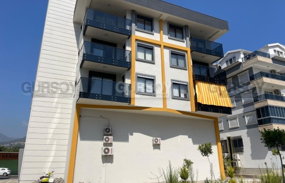 Двухкомнатная квартира в новом комплексе в районе Кестель в Турции - фото 3