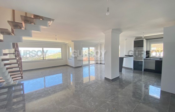 Новая квартира планировки 3+2 в Каргыджаке в Турции - фото 1