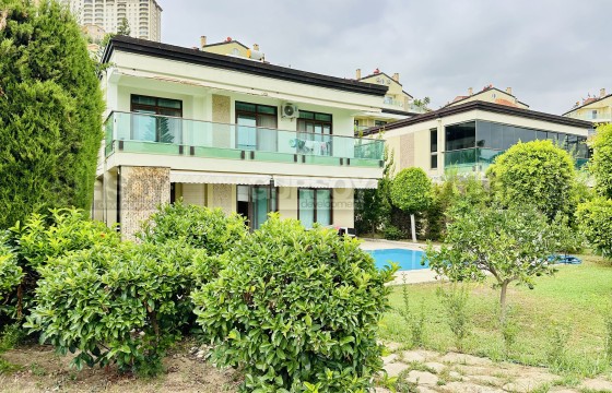 Меблированная вилла 3+1 с частным бассейном и панорамным видом на море в Каргыджаке в Турции - фото 10