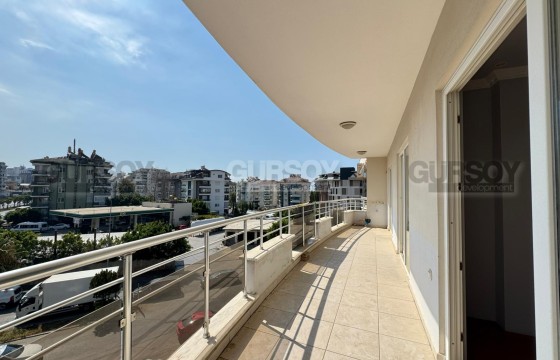 Большая квартира 2+1 под ремонт в отличной локации в Турции - фото 4