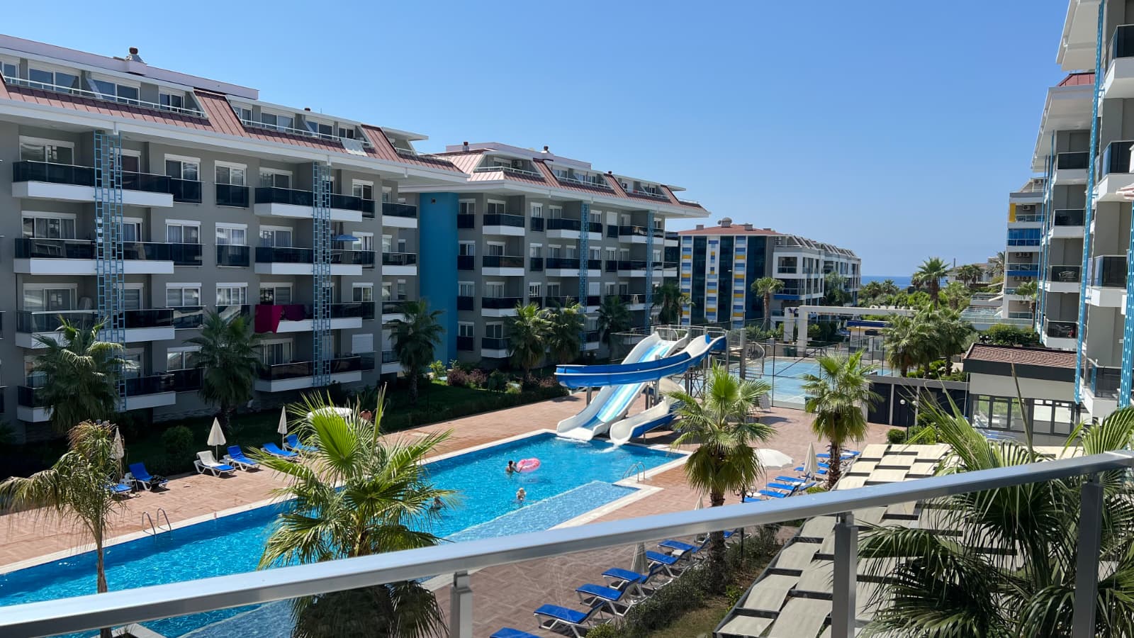 Комфортная квартира с полной инфраструктурой в районе Keстель в Турции - фото 7