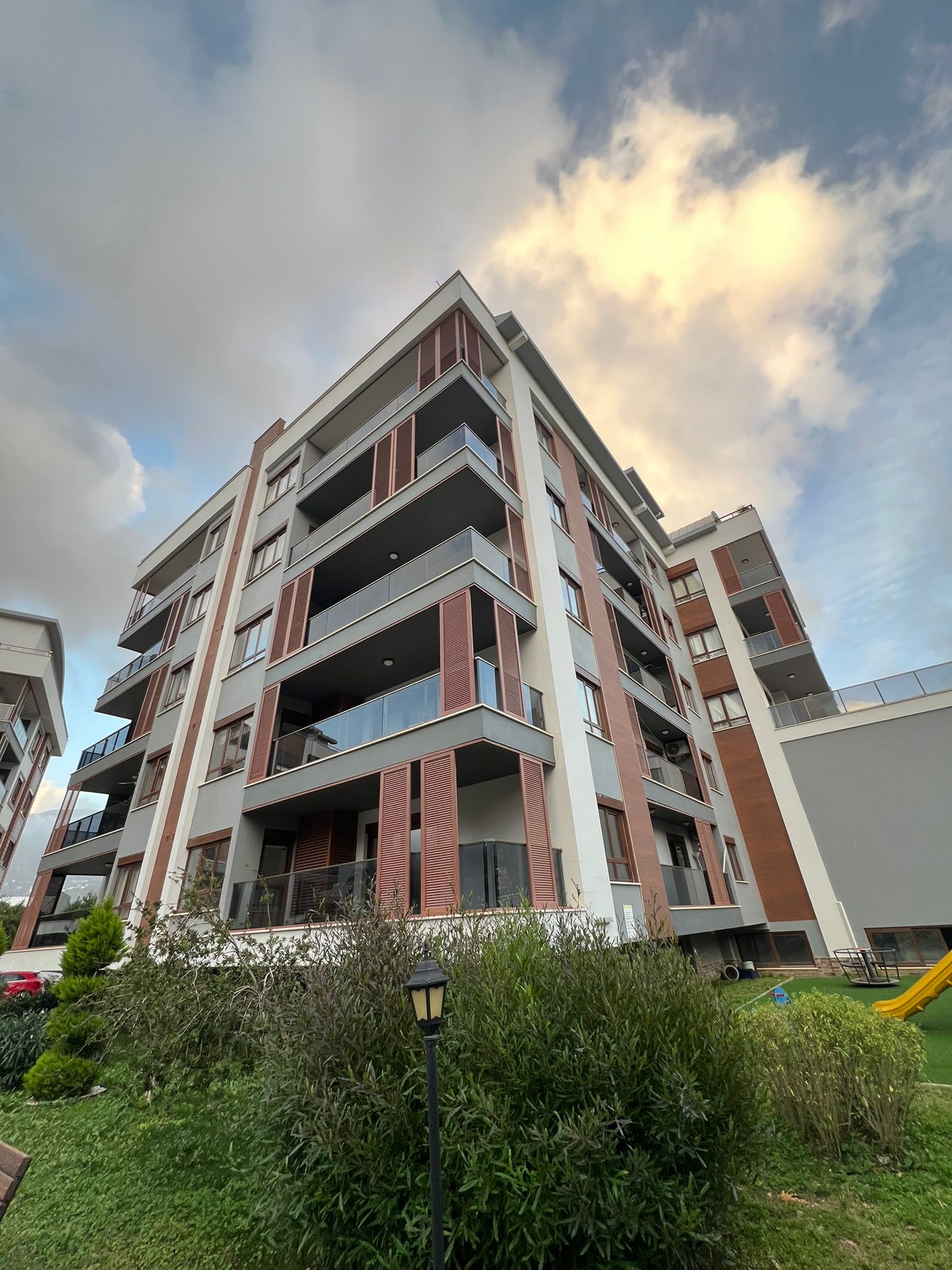 Просторная квартира 3+1 в комплексе с инфраструктурой в Обе в Турции - фото 3