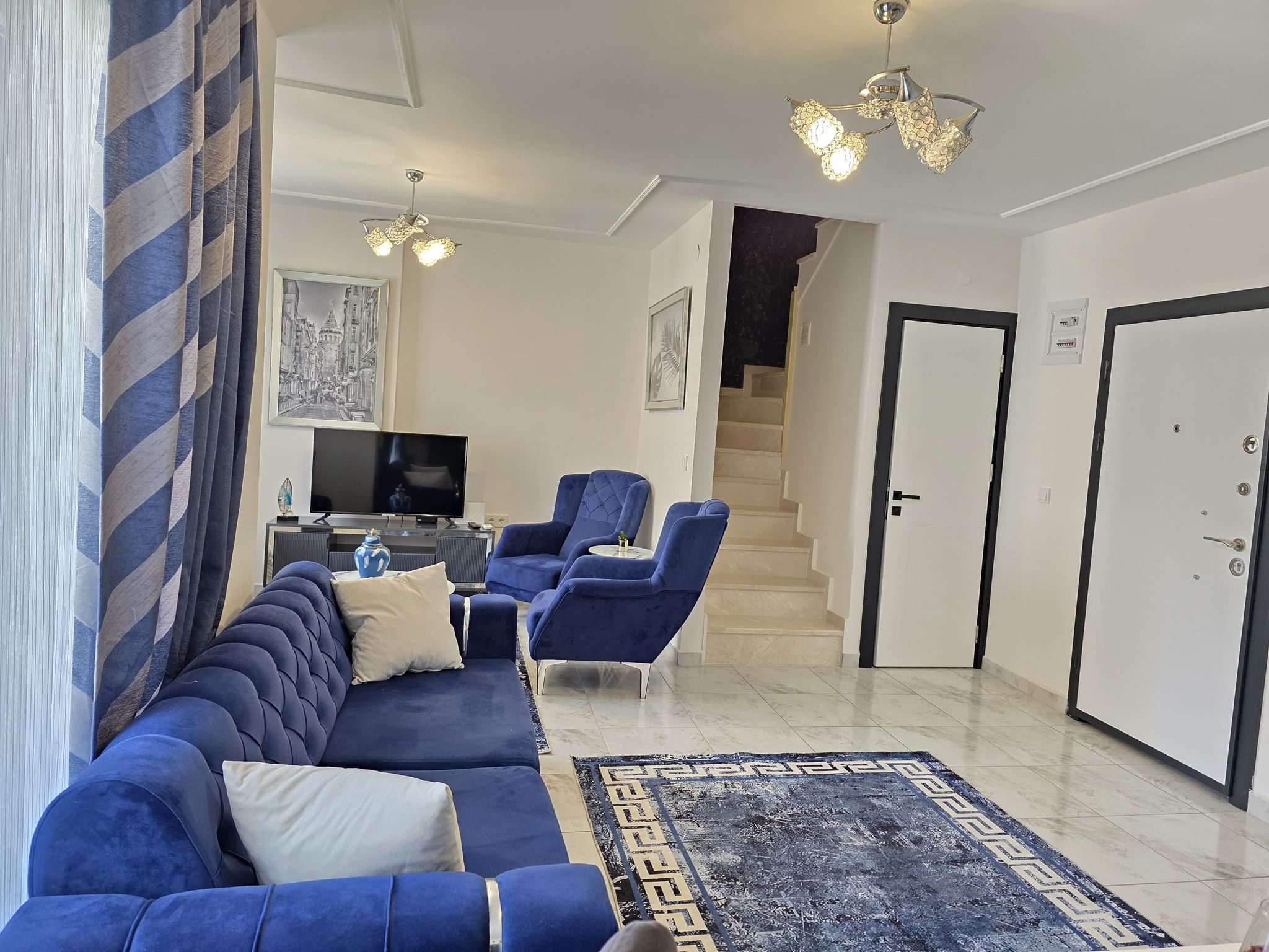 Просторный и уютный дуплекс планировкой 2+1 в районе Махмутлар в Турции - фото 2