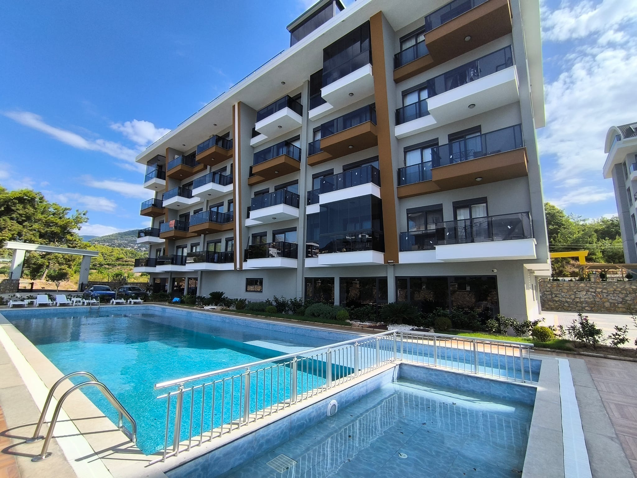 Современная квартира 1+1 в новом комплексе в районе Oбa, предложение по доступной цене. в Турции - фото 1