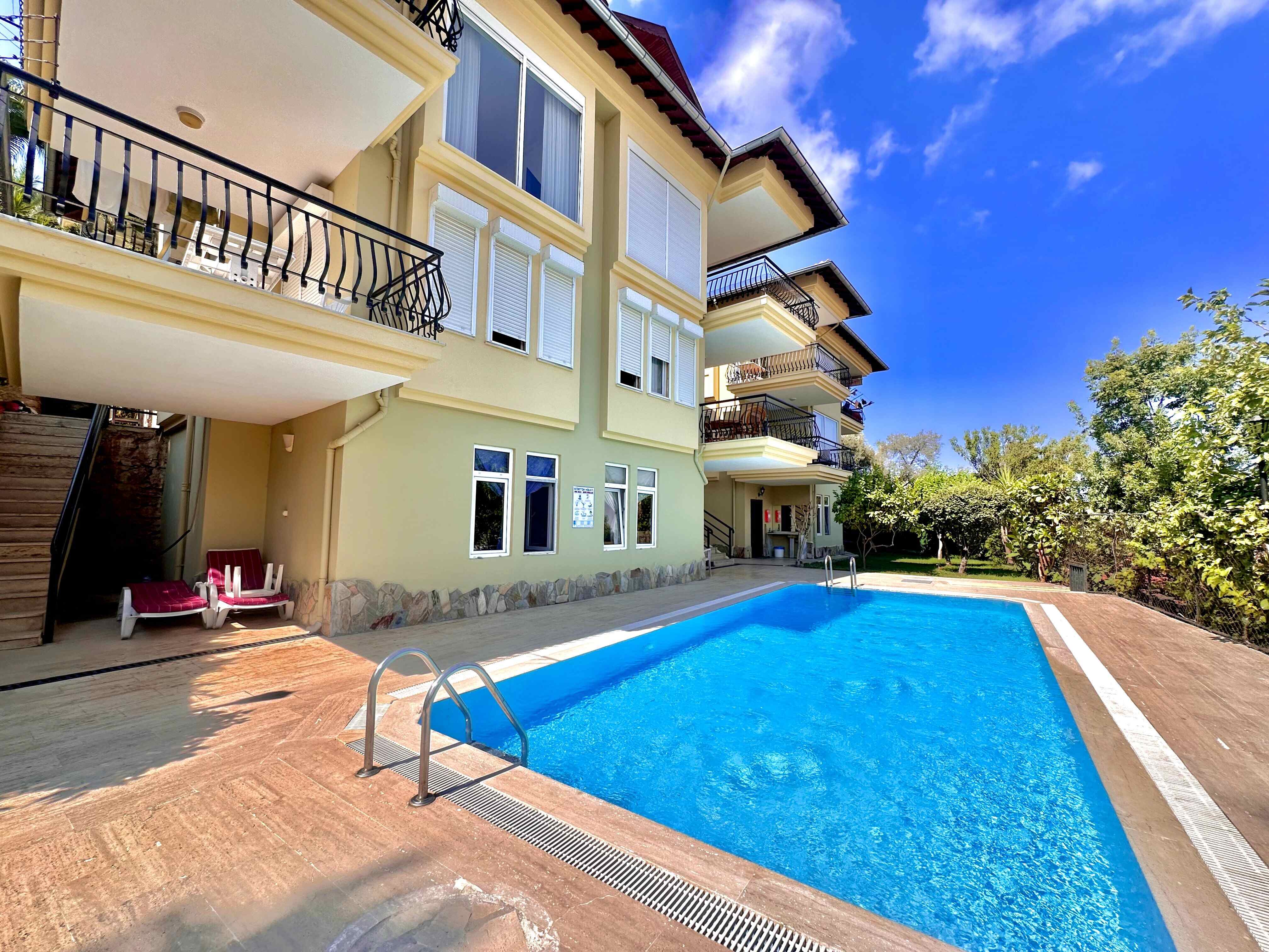 Квартира 1+1 с ремонтом и мебелью в историческом центре Кале, 500 м от моря в Турции - фото 2