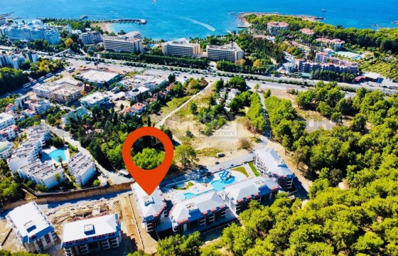 Квартира 2+1 с террасой в комплексе в 400 м от моря в районе Авсаллар в Турции - фото 1